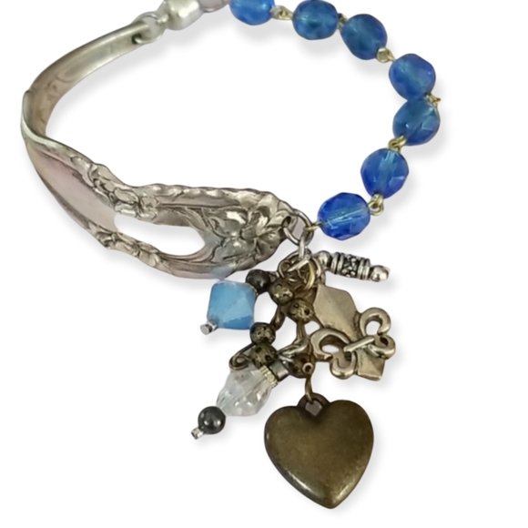 Hand Crafted Repurposed Vintage Spoon Handle Assemblage Charm Bracelet NWT - Picture 4 of 16